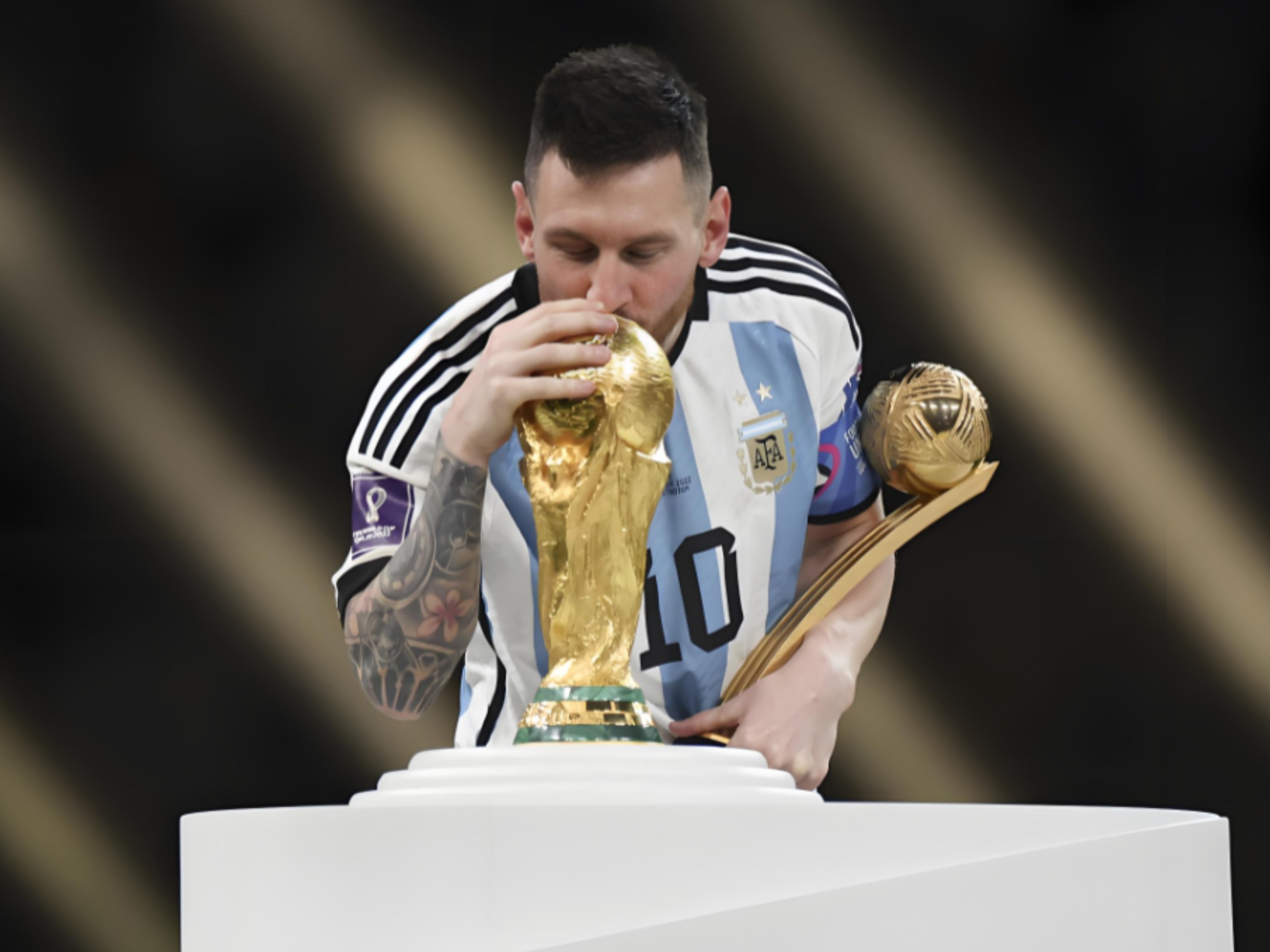 表演开始了！ LPL 春节联欢晚会阵容： knight 和 haichao 中路对决！ TheShy 首次对阵 Xiaoxu