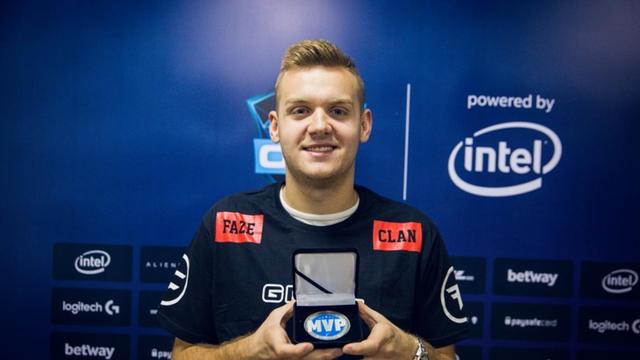 终于获胜！时隔1237天，DK再次在LCK联赛战胜Faker首发的T1